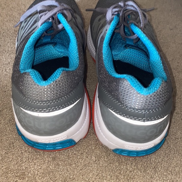 Men’s Size 9(US) saucony brand shoes. Brand New. Very comfortable - Picture 4 of 5